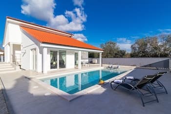 Beautiful Villa With Swimming-pool in Pula Croatia