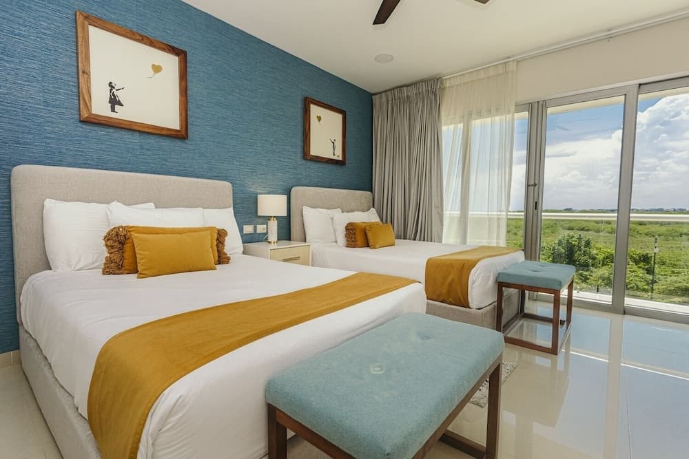 Casa Lanai 4 Bedroom Condo by RedAwning