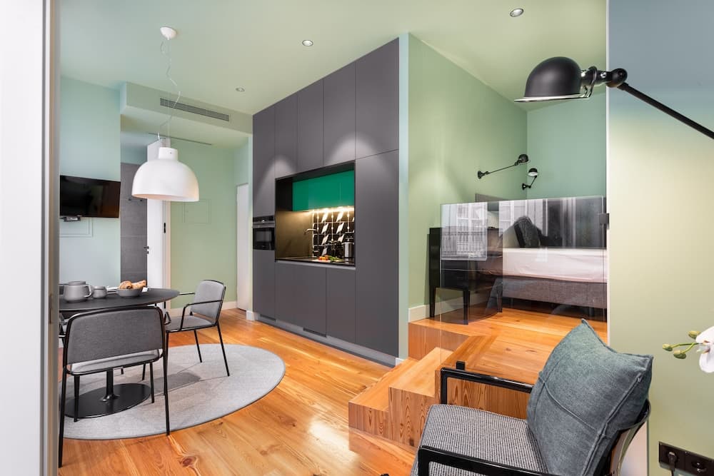 ALTIDO Bright Self Check-In Studio in Porto