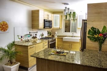 New Listing Home W Private Hot Tub, Near Beach