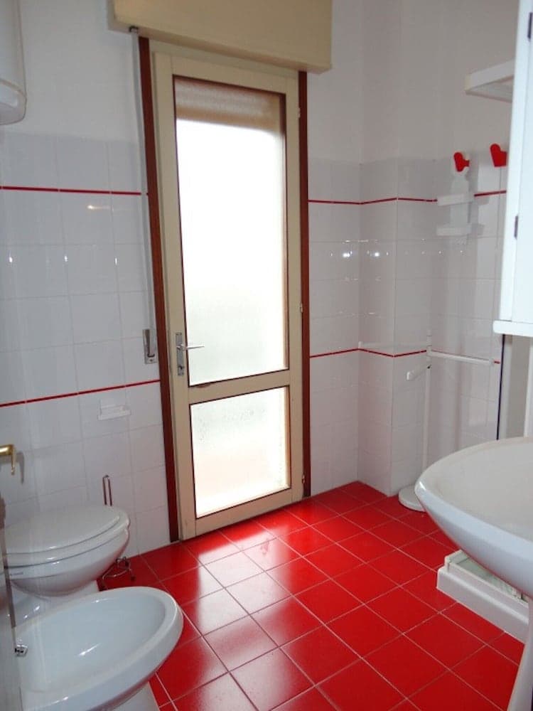 Beautiful House With Garden Near the Beach by Beahost Rentals