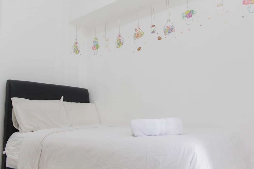 Modern and Clean Studio Apartment at M-Town Residences