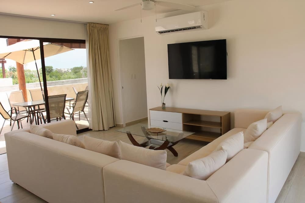 Blue Luxury Kukulkan