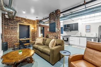 1BR Apartment in the heart of the City