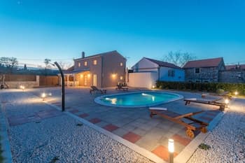 Villa Elm Private Pool Nice Location