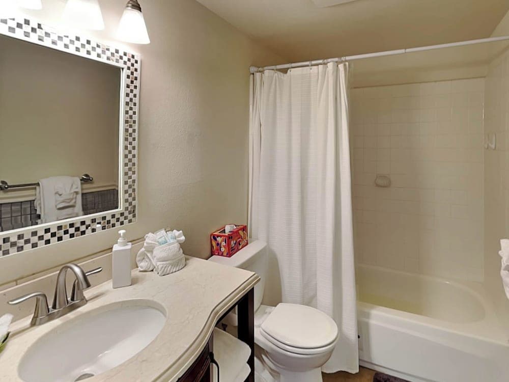 Island Surf 312 by Maui Rental Group