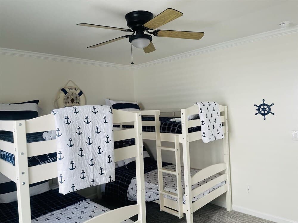 Ww407 West Tacony Avenue, 3rd Floor