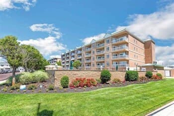 Db301 East Rochester Avenue, Unit 106