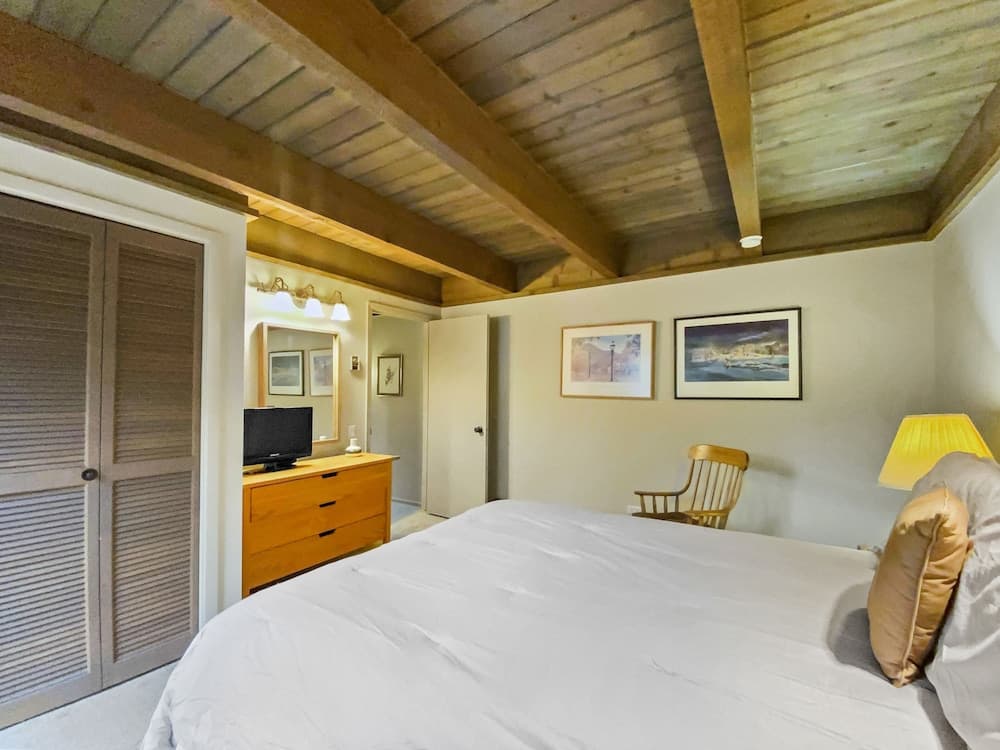 Breckenridge Spacious Mill Run 5 Townhouse by RedAwning