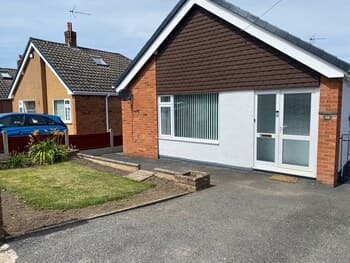 Modern and Cosy, Walking Distance to Castle & Town