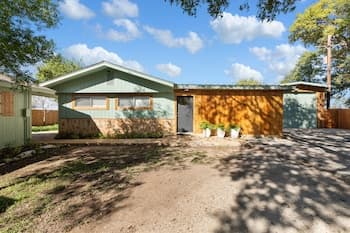 Guadalupe Bluff Farmhouse 3 Bedroom Home by Redawning