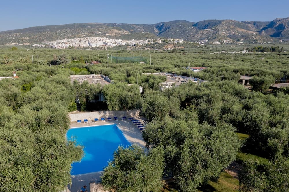 Ferienwohnung "ulivo" mit Pool und Privatstrand