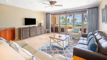 Luxury 2BD Villa on Flamingo Beach With All Bells and Whistles