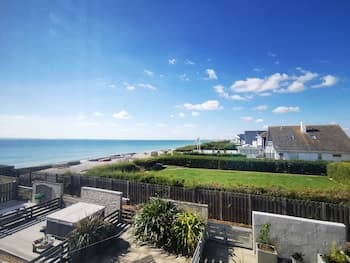 Sea View 3 Bedroom Seaside Property