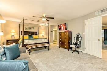 Rusty Spur by BlueBarrel Homes