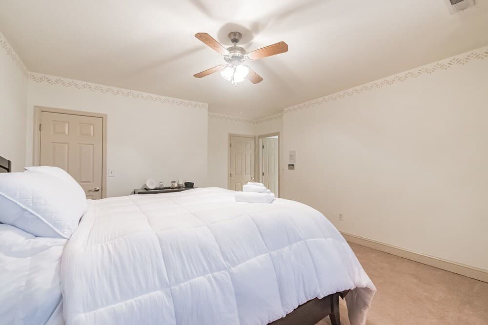 Beautiful Villa In The Heart Of Historic Downtown Bel Air! 3 Bedroom Villa by Redawning