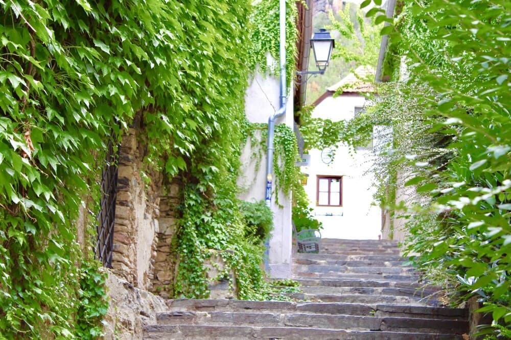 Penthouse With Private Loggia in the Historic Centre of D Rnstein