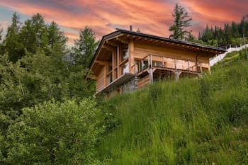 Chalet Les Etablonsluxury Chaletski-in Ski-out