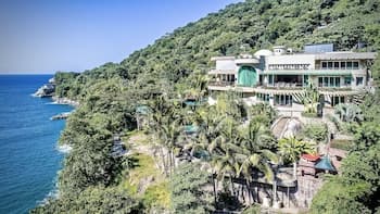 P V South Shore Luxury Villa for Rent