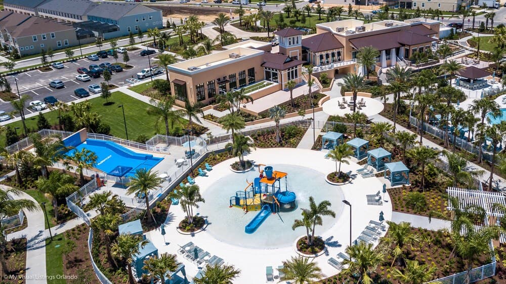 NEW Townhome Near Theme Parks Private Pool Bbq!