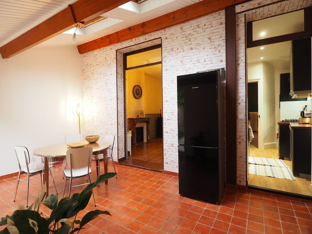 Elegant Bourgeoise Style House