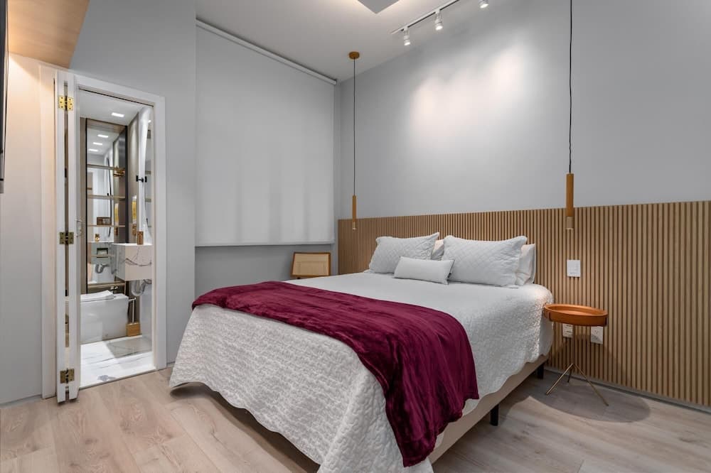 Apr301 2 Bedroom Apartment in Ipanema Modern and Well Located