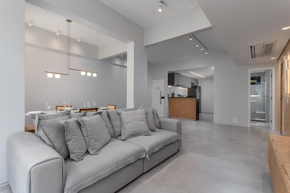 Apr301 2 Bedroom Apartment in Ipanema Modern and Well Located