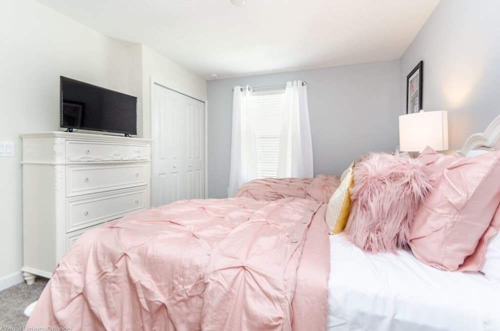 Amazing 6 Bedroom Fiji Model Villa by Redawning