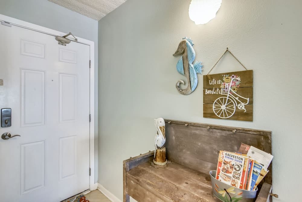 By the Sea Resort 907-sea La Vie