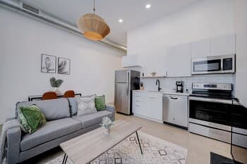 FRONTDESK 548 W State St Apts Arts Dist Columbus