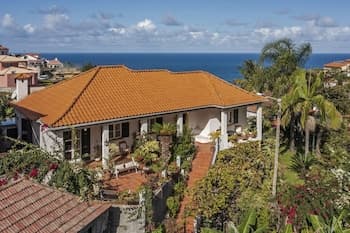 Family Vacations in the North, Casa dos Terços