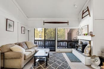 Bright, open, and dog friendly! - Creekside #51 4 Bedroom Home by RedAwning