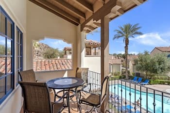 Luxurious 2 Story Townhome - Newly Remodeled! 3 Bedroom Condo by Redawning