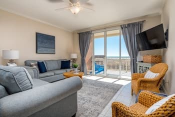 Rambl One - Gulf Facing - Beach Club Amenities Including Two Pools And A Boardwalk! Recently Remodeled And Refurnished 3 Bedroom Condo by Redawning