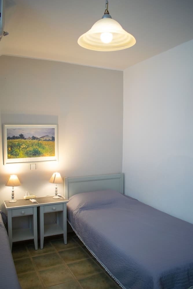 Villa 110 m2 in Agia Irini, Walking Distance to Beach With Pool Access, 7 Guests