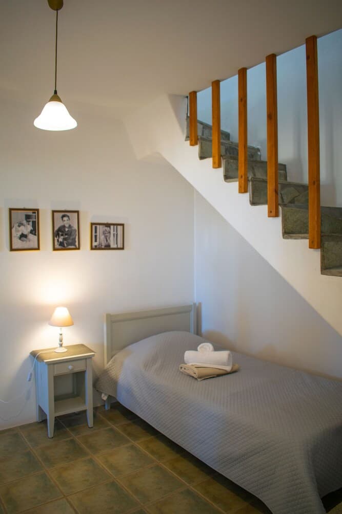 Villa 110 m2 in Agia Irini, Walking Distance to Beach With Pool Access, 7 Guests