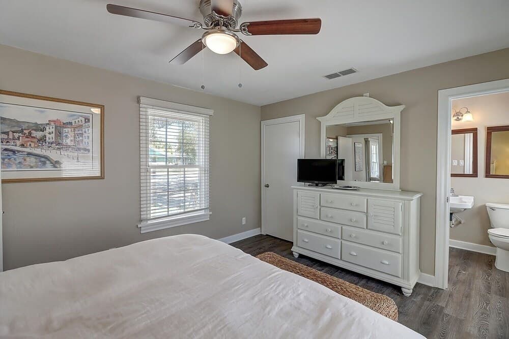 Rockport Blue Crab Bungalow Close to City Attractions by Redawning