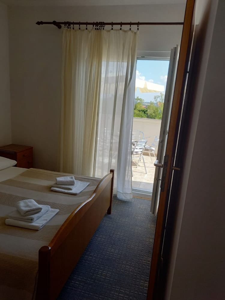 Slava - Private Parking - A1