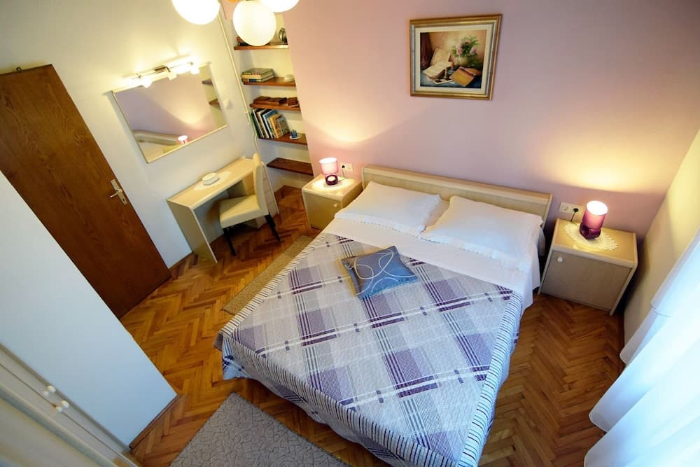 Zlatna - With Beautiful Garden - H