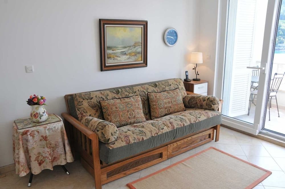 Sonja - 10m From Beach - A2-zeleni