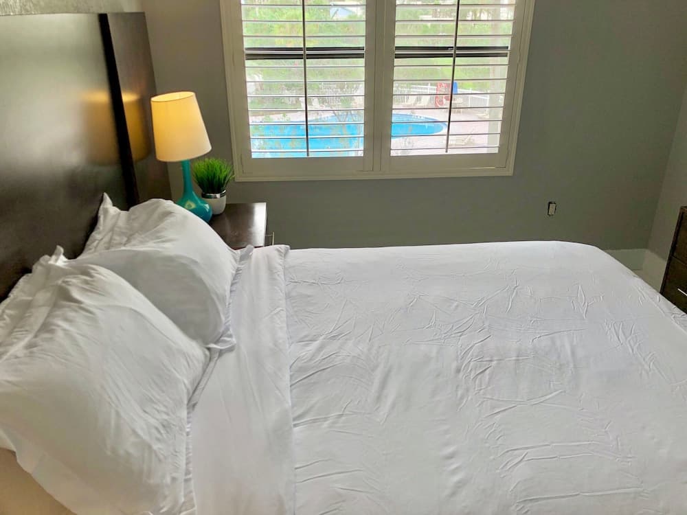 1305u- Volcano Bay, Pool Balcony View 2 Bedroom Suites