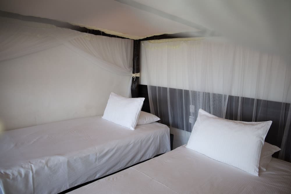 Room-serene Lake View Lodge in Kayove, R