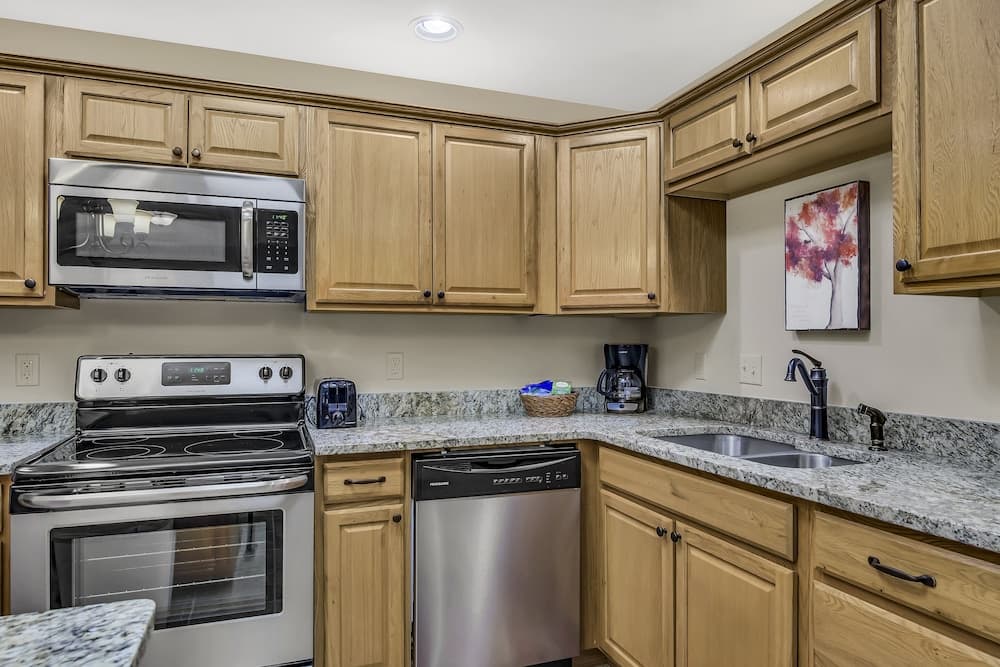 Peace In The Valley 2 Bedroom Condo by Redawning