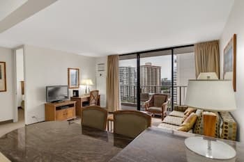 Waikiki Sunset Suite 1212 - Fp 1 Bedroom Home by Redawning