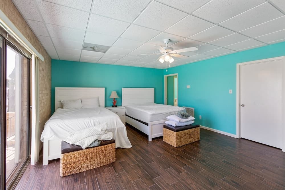 Bay Dreamer - Massive Bayfront Home W/ Private Pool 3 Bedroom Home by RedAwning