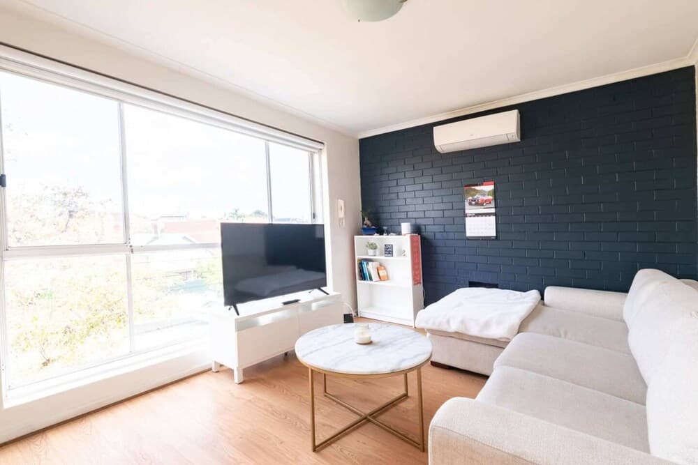 Sunny 1 Bedroom Apartment in St Kilda Near the Beach