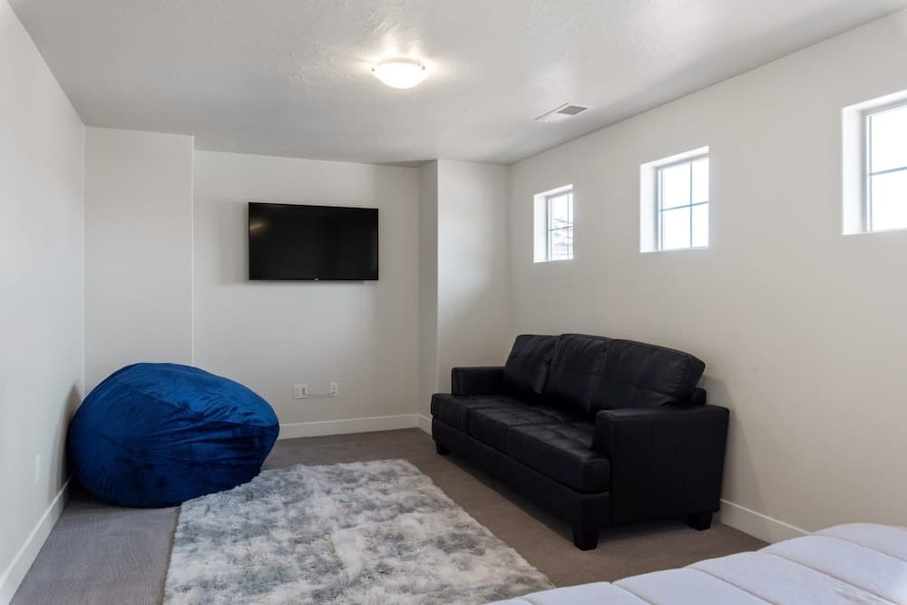 Southern Escape by RedAwning