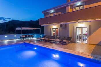Villa Tomic - Four-bedroom Villa With Private Pool ID Direct Booker 23002