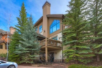 4br Plus Den Platinum Townhome, Walk To Lift 4 Bedroom Townhouse by Redawning