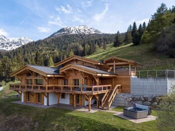 Crystal de Neige Luxury Chalet Spa & Jacuzzi